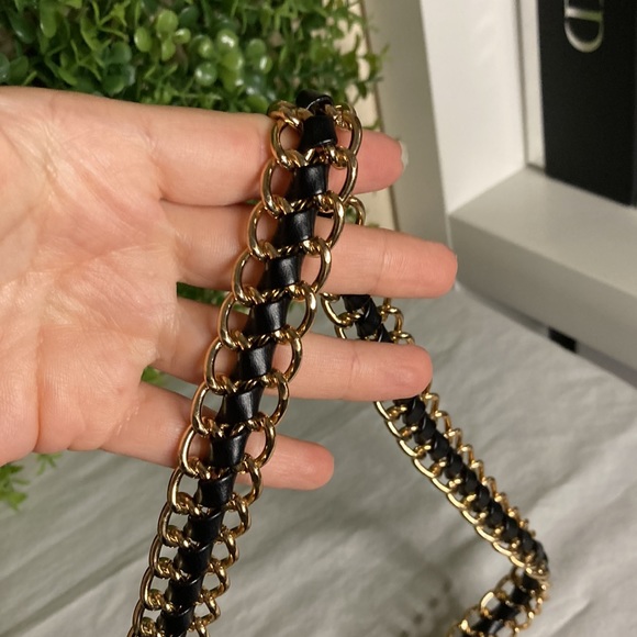 ❤️ Bally Push Lock Clutch With Chain ❤️ - Picture 6 of 17